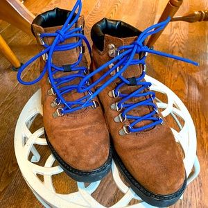 Vagabond Women’s hiking boots size 5. Color is “brandy” or brown.